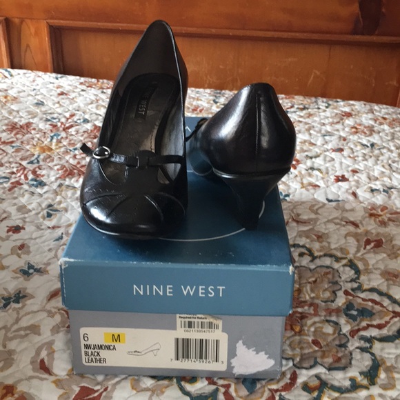 Shoes - Picture 5 of 5